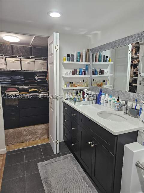 20160 NE 3rd Ct 8, Miami FL - photo 12 of 24