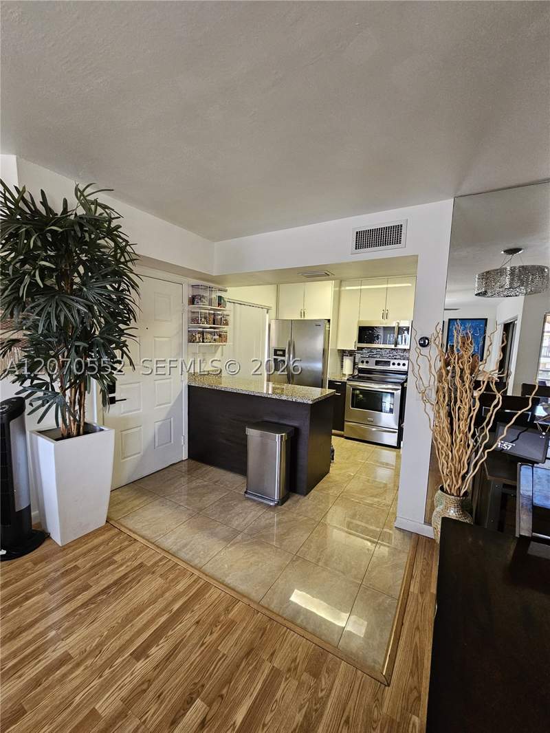 2 bedroom Condominium at 20160 NE 3rd Ct 8, Quatraine Condo IV, Miami — photo 4