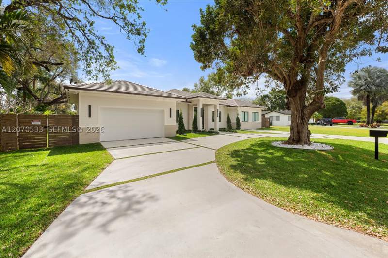 4 bedroom SingleFamilyResidence at 6990 SW 58th St, Carole Helms Manor, Miami — photo 2