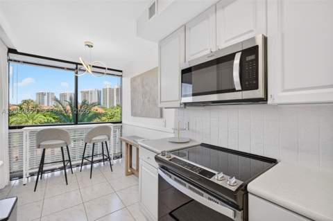 1000 Island Blvd 405, Aventura FL - photo 19 of 53
