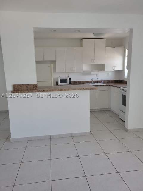 7620 Carlyle Ave 604, Miami Beach FL - photo 11 of 28