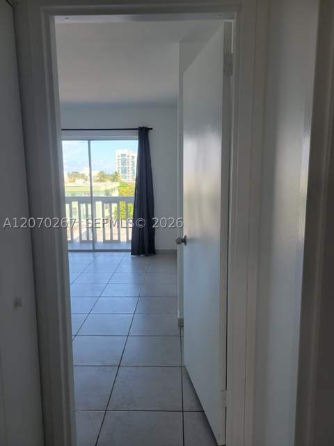 7620 Carlyle Ave 604, Miami Beach FL - photo 13 of 28