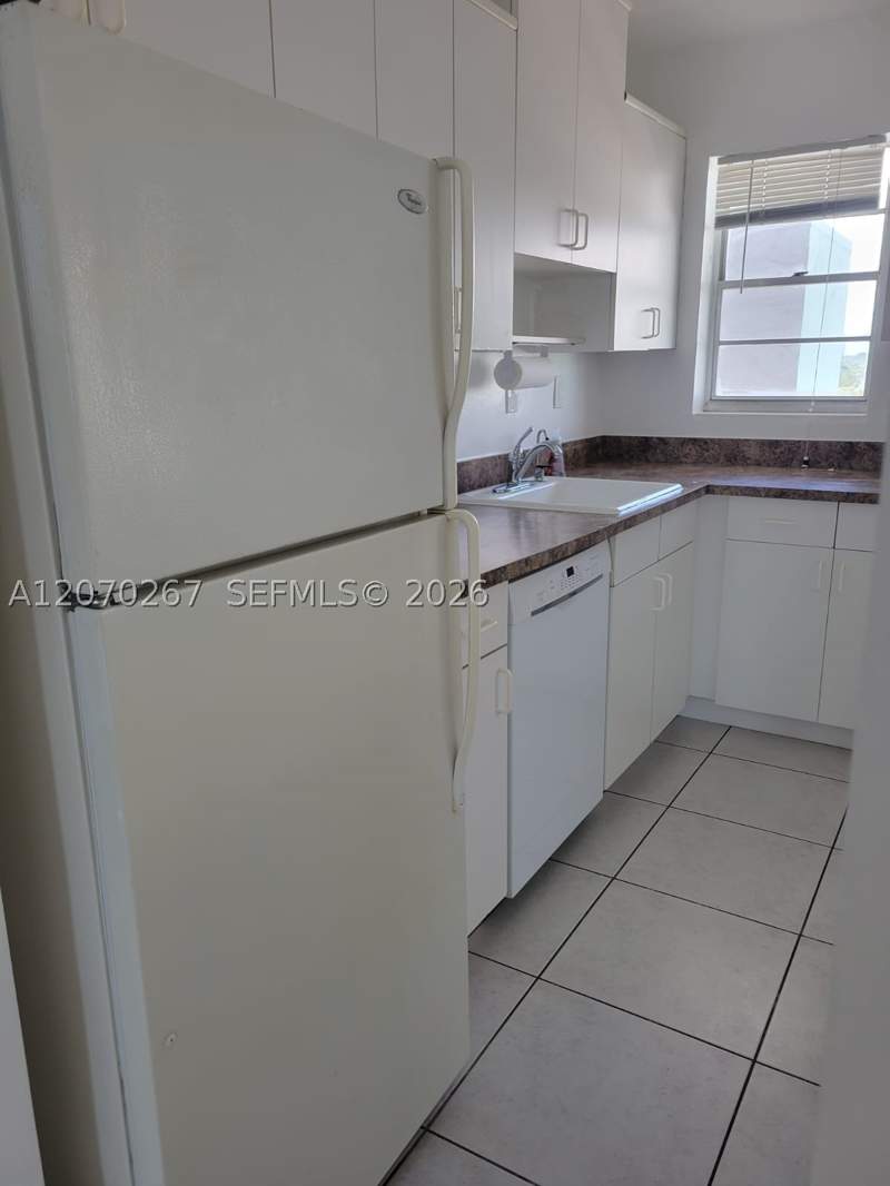 1 bedroom Condominium at 7620 Carlyle Ave 604, Carlyle Plaza Condo, Miami Beach — photo 2