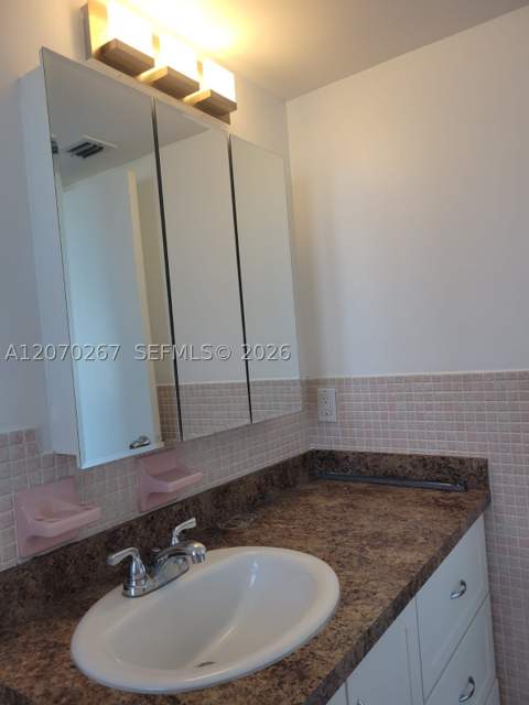 7620 Carlyle Ave 604, Miami Beach FL - photo 23 of 28