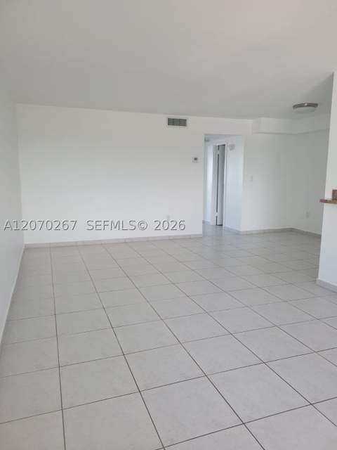 7620 Carlyle Ave 604, Miami Beach FL - photo 9 of 28