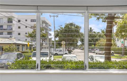 2250 Bay Dr 7, Miami Beach FL - photo 10 of 23