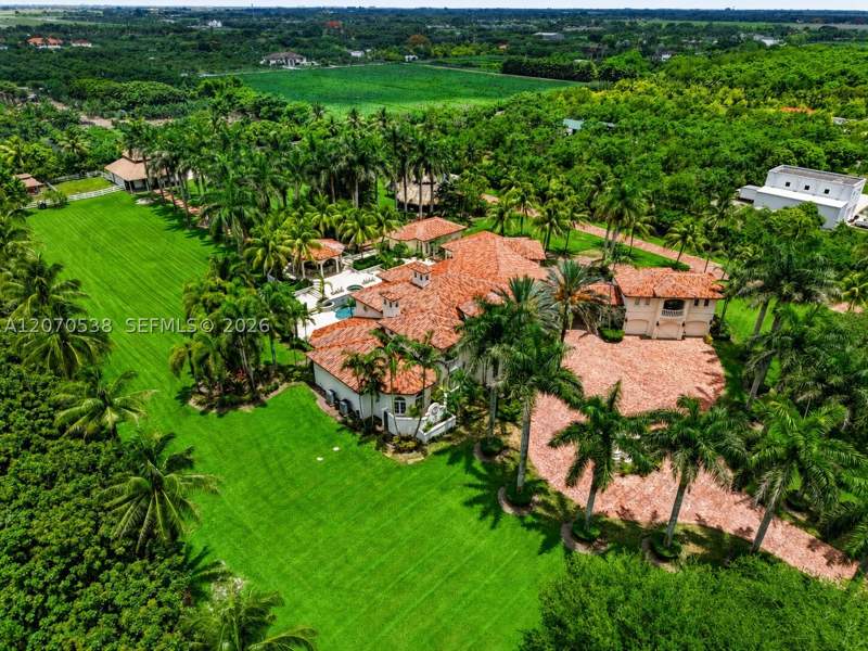 6 bedroom SingleFamilyResidence at 14949 SW 184th Ave, The Redlands, Miami — photo 4