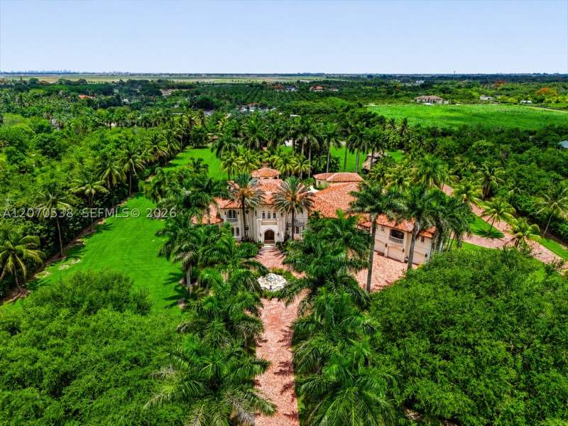 6 bedroom SingleFamilyResidence at 14949 SW 184th Ave, The Redlands, Miami — photo 5