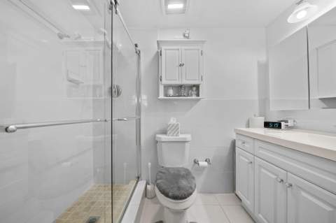16470 NE 27th Place 35, North Miami Beach FL - photo 24 of 25