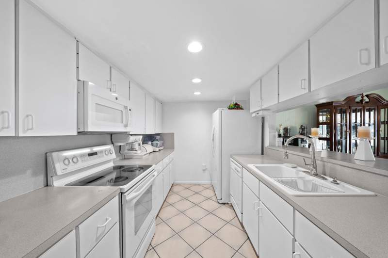 2 bedroom Townhouse at 16470 NE 27th Place 35, Leeward Point Condo, North Miami Beach — photo 5