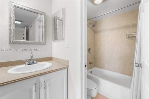 3401 N Country Club Dr 519, Aventura FL - photo 19 of 33