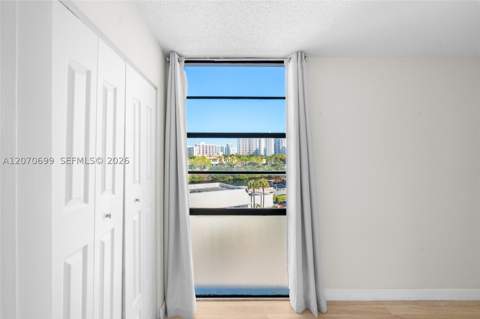 3401 N Country Club Dr 519, Aventura FL - photo 23 of 33