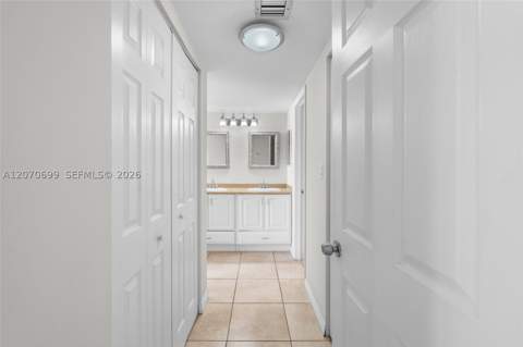 3401 N Country Club Dr 519, Aventura FL - photo 6 of 33