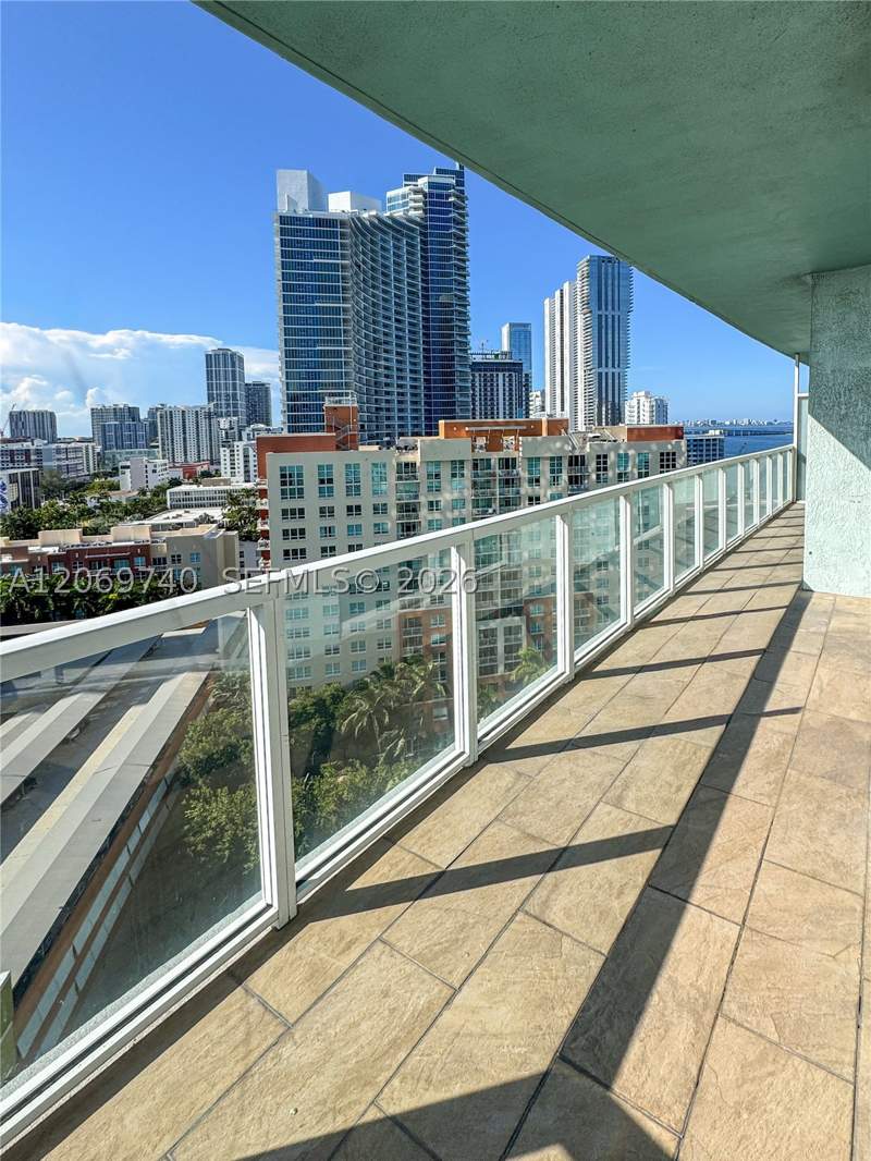 2 bedroom Condominium at 1900 N Bayshore Dr 1618, Quantum On The Bay Condo, Miami — photo 4