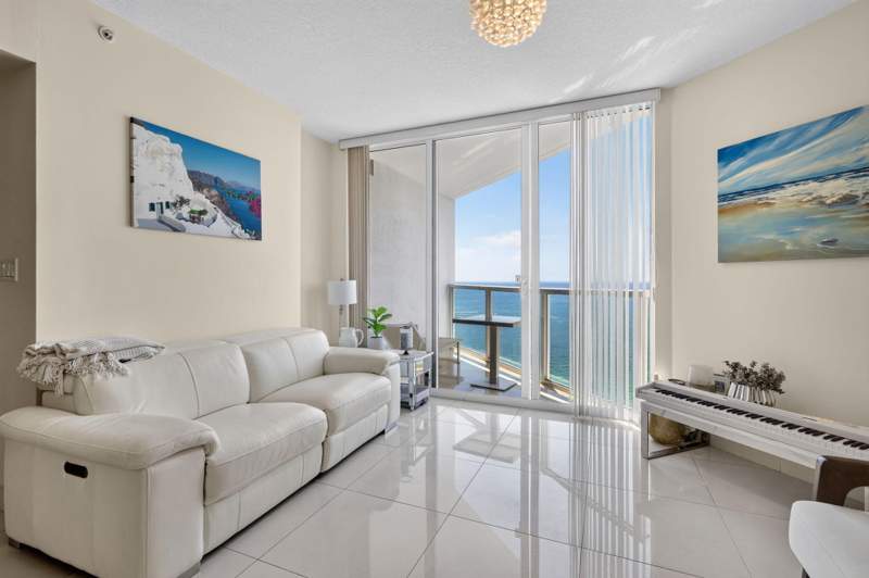 2 bedroom Condominium at 16699 Collins Avenue 3509, La Perla Condo, Sunny Isles Beach — photo 3