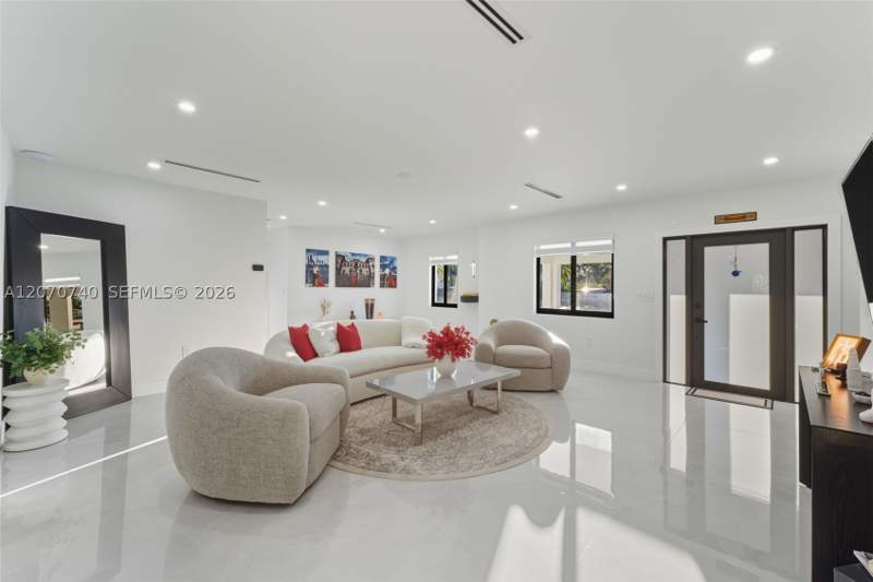 3 bedroom SingleFamilyResidence at 2825 SW 79th Ct, Coral Way Homesites, Miami — photo 4