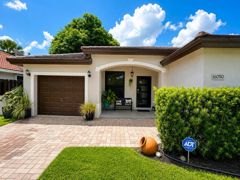 3 bedroom SingleFamilyResidence at 16050 SW 101st Terrace, Garden Hills West, Miami — photo 2