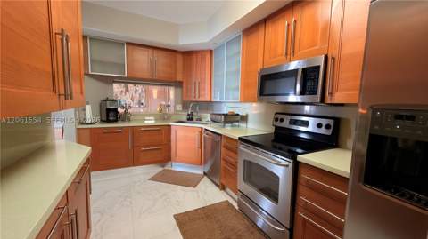 888 Brickell Key Dr 508, Miami FL - photo 14 of 52