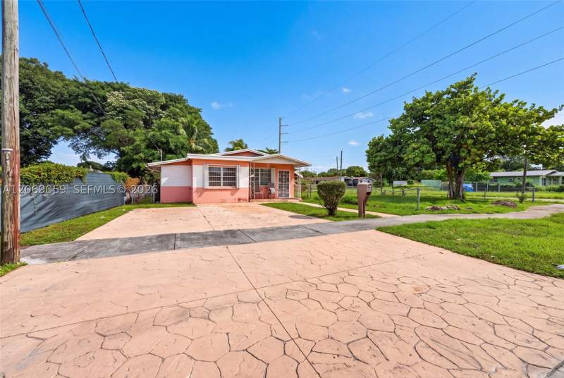 3 bedroom SingleFamilyResidence at 3111 NW 57th St, Hialeah Heights, Miami — photo 3