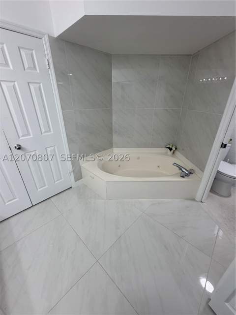 3500 Mystic Pointe Dr 405, Aventura FL - photo 10 of 16