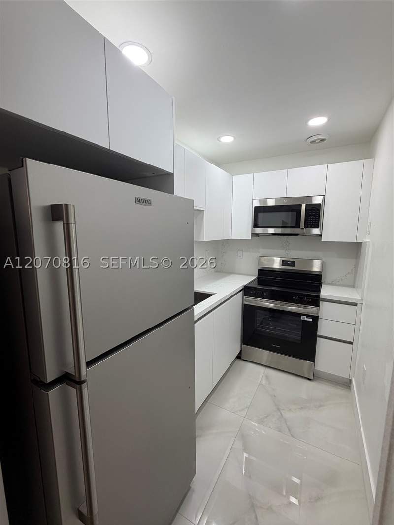 2 bedroom Condominium at 4713 NW 7th St 409-1, Sunset Villas Condo, Miami — photo 3
