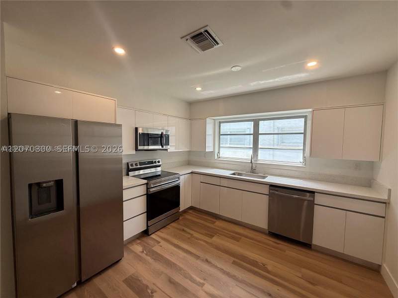 3 bedroom SingleFamilyResidence at 1532 Trillo Ave, Coral Gables Riviera Sec, Coral Gables — photo 5