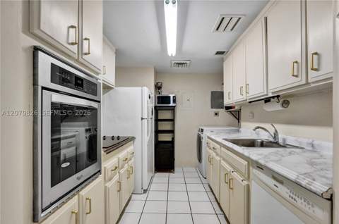 2451 Brickell Ave 8E, Miami FL - photo 17 of 40