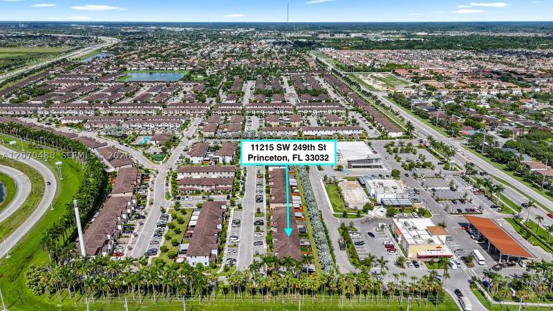 3 bedroom Townhouse at 11215 SW 249th St, Coco Palm Villas, Homestead — photo 4