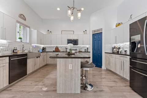 2006 NE 38th Rd, Homestead FL - photo 10 of 62