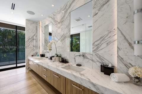6015 N Bay Rd, Miami Beach FL - photo 23 of 40