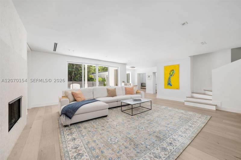5 bedroom SingleFamilyResidence at 1015 Bayamo Ave, C Gables Riviera Sec 12, Coral Gables — photo 2