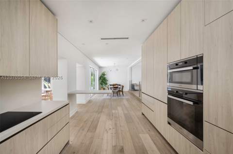 1015 Bayamo Ave, Coral Gables FL - photo 8 of 24