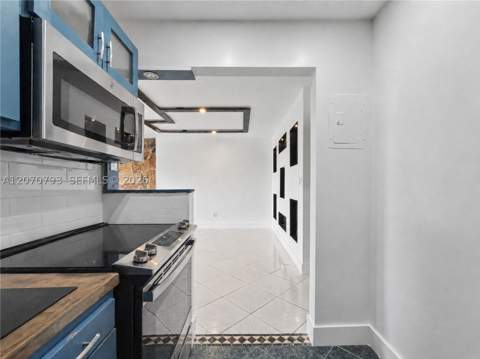 8411 NW 8th St 102, Miami FL - photo 7 of 25