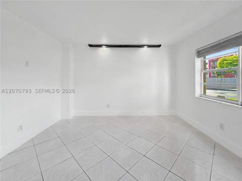 8411 NW 8th St 102, Miami FL - photo 9 of 25