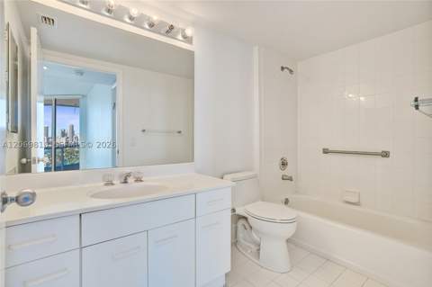 21205 Yacht Club Dr 2310, Aventura FL - photo 14 of 35