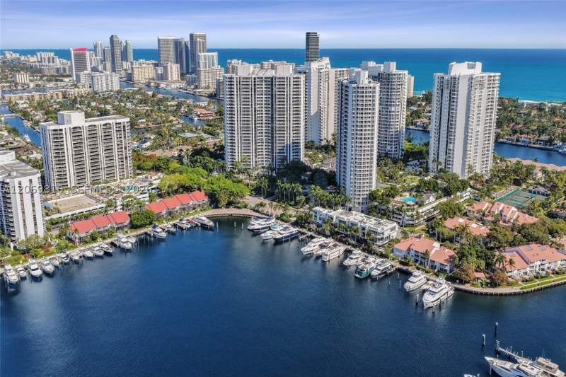 2 bedroom Condominium at 21205 Yacht Club Dr 2310, North Tower At The Point, Aventura — photo 2