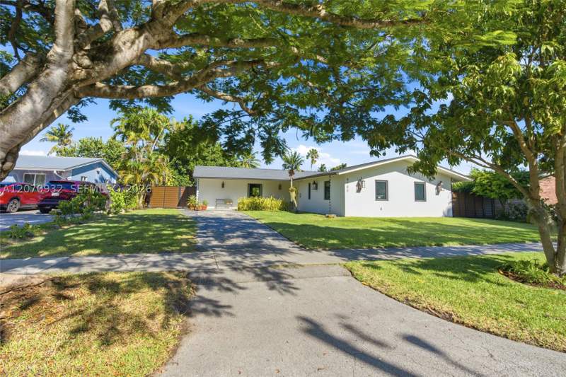 5 bedroom SingleFamilyResidence at 9780 Bel Aire Dr, Bel Aire Sec 3, Cutler Bay — photo 2
