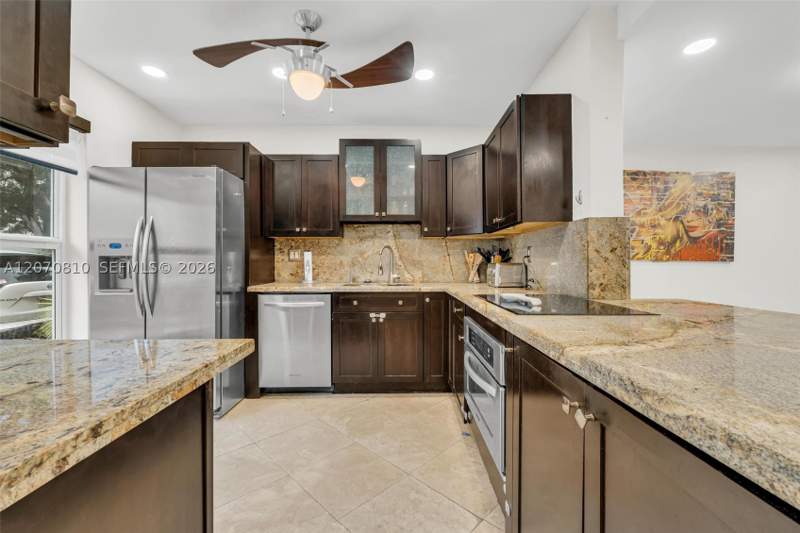 2 bedroom Condominium at 3690 NE 167th St 34, Beach Club Villas Condo, North Miami Beach — photo 4