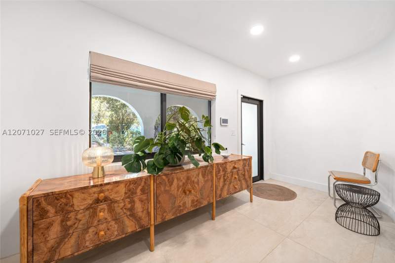 4 bedroom SingleFamilyResidence at 638 NE 141st St, Rucks Park, North Miami — photo 2