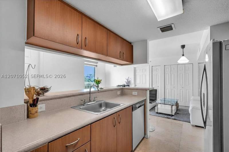2 bedroom Condominium at 816 NW 11th St 607, Seybold Pointe Condo, Miami — photo 5