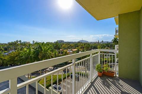 816 NW 11th St 607, Miami FL - photo 6 of 18