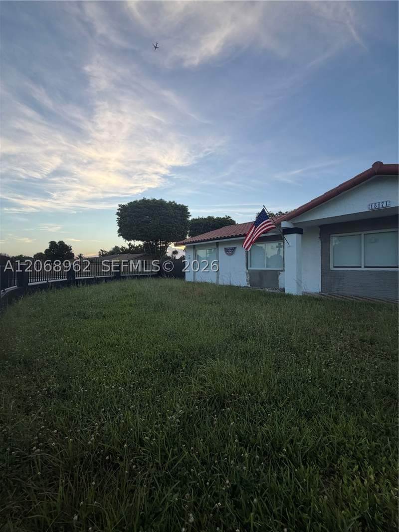 3 bedroom SingleFamilyResidence at 15171 SW 70th St, Westwind Lakes Sec 1, Miami — photo 5