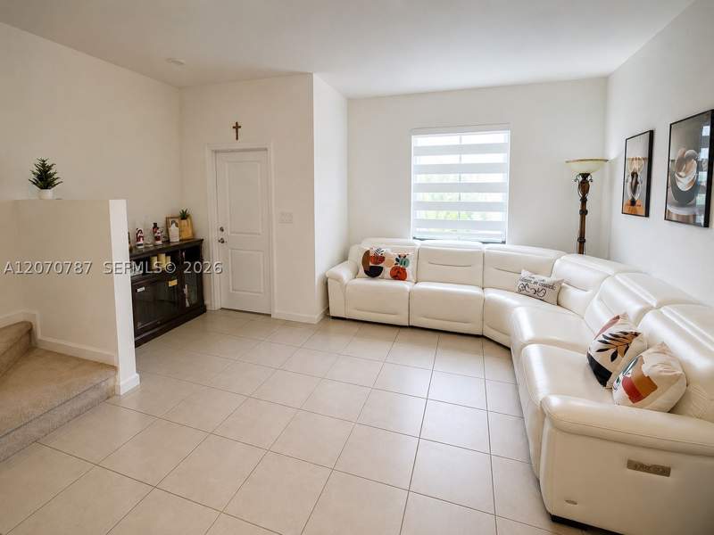 3 bedroom Townhouse at 18324 SW 148th Rd, Bowtie Subdivision, Miami — photo 2