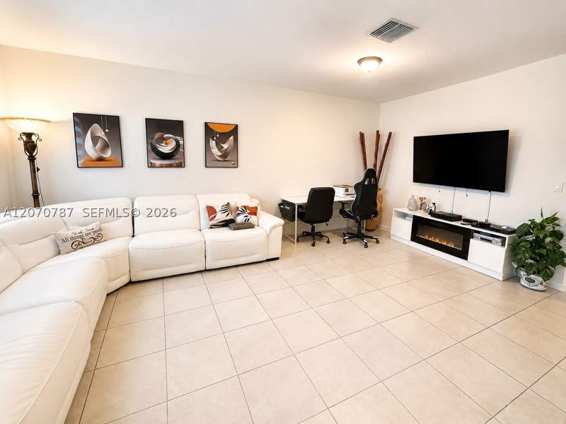 3 bedroom Townhouse at 18324 SW 148th Rd, Bowtie Subdivision, Miami — photo 3