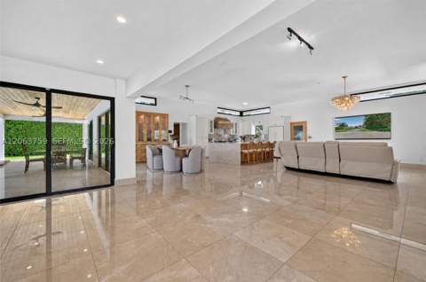 8880 SW 149th St, Palmetto Bay FL - photo 6 of 37