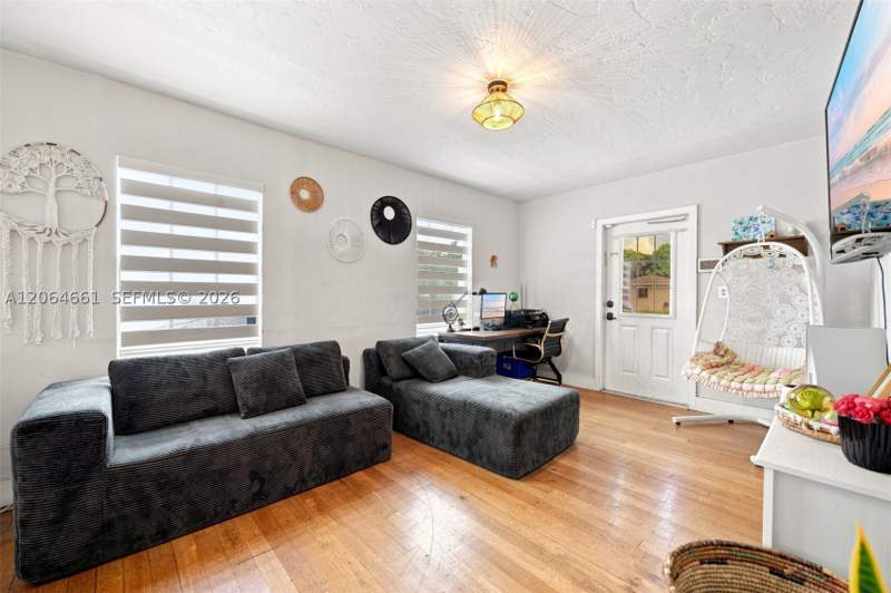4 bedroom SingleFamilyResidence at 240 Carlisle Dr, Country Club Estates Sec, Miami Springs — photo 4