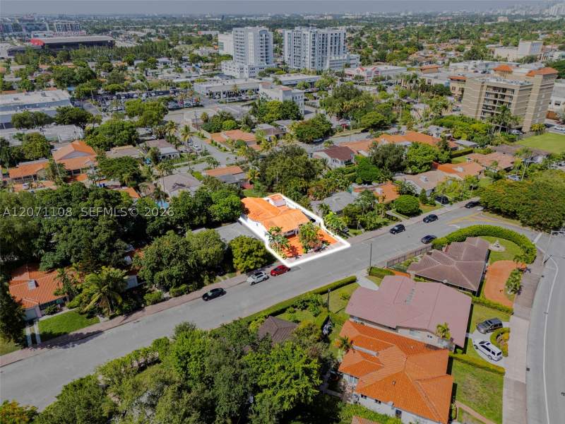 4 bedroom SingleFamilyResidence at 41 Campina Ct, Coral Gables Flagler Stre, Coral Gables — photo 4