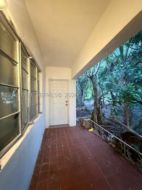1120 NE 115th St, Biscayne Park FL - photo 6 of 23