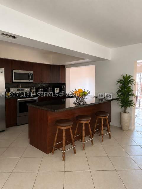 4199 W 18th Ct, Hialeah FL - photo 10 of 26