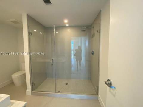 13800 Highland Dr Ph3, North Miami Beach FL - photo 7 of 21